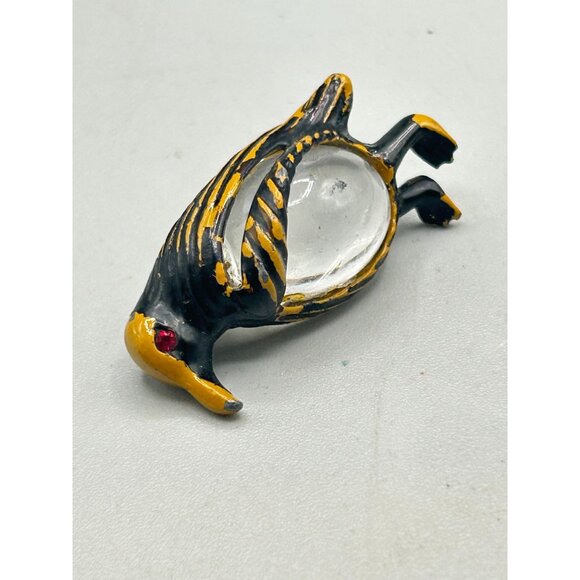 Vintage Penguin Brooch Pin Black & Gold Enamel with Clear Jelly Belly - Picture 3 of 6